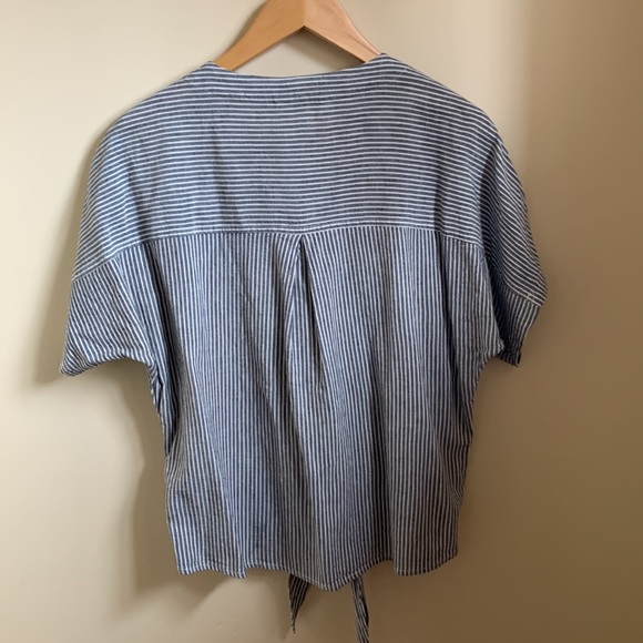 Time and Tru, small black/white stripe button down short sleeve tie bottom top - Picture 4 of 8